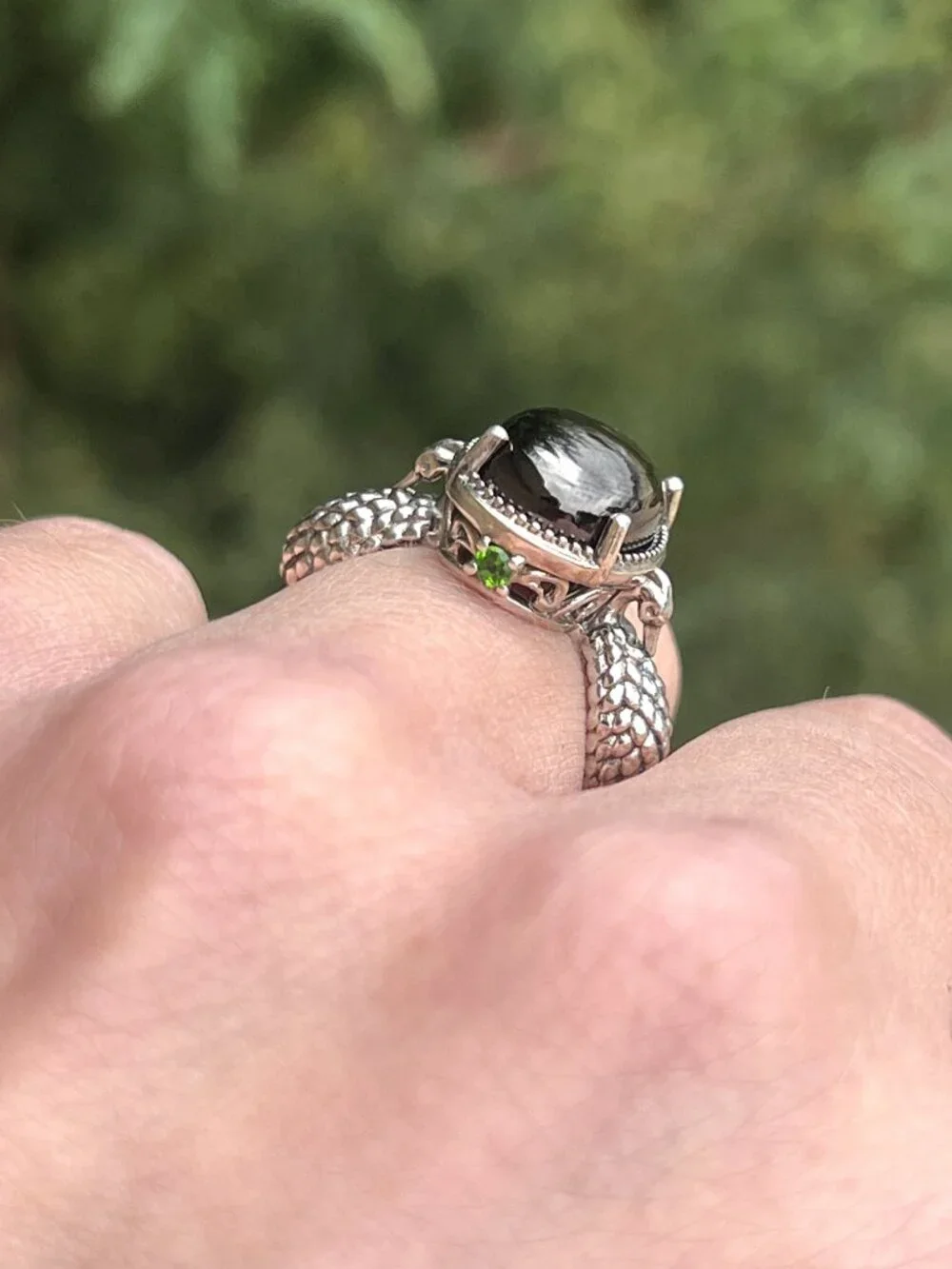 D'JOY 925 Sterling Silver Dragon Ring Black Cabochon Green Accent Stone SZ 8.25